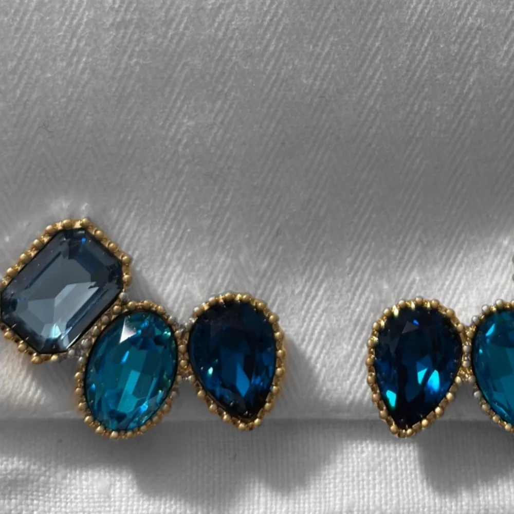OSCAR de La Renta • BLUES Emerald-Cut Climber Ear Cuffs Clip On.